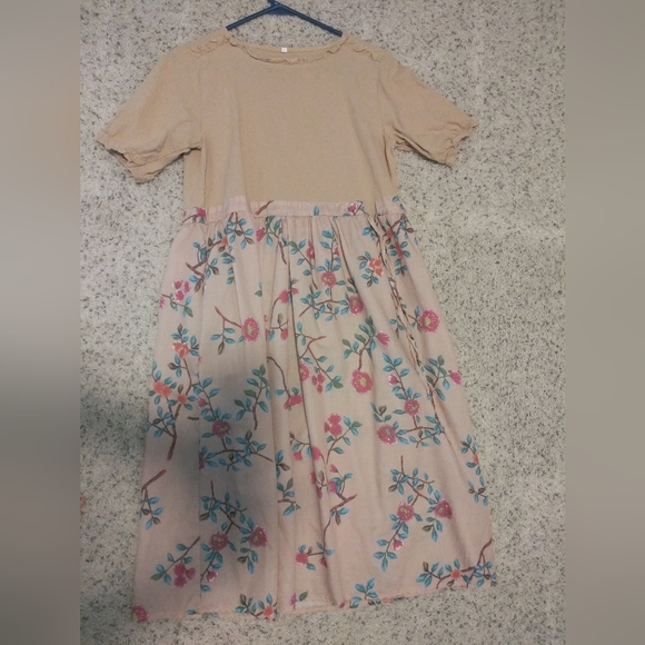 Dresse - Picture 1 of 1